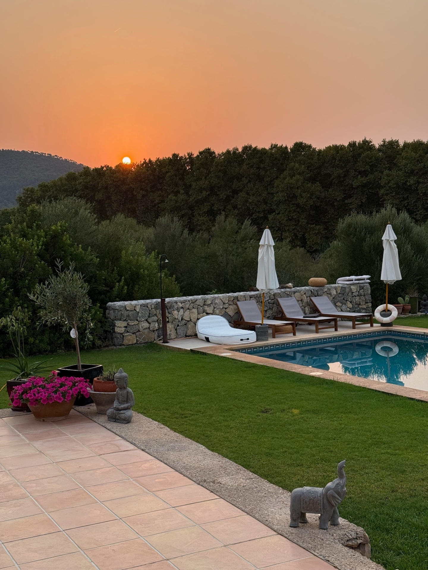 Pool im Abendrot